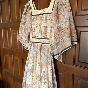 Vintage Candi Jones California Women’s 9 Cottage core dress. Lace, floral